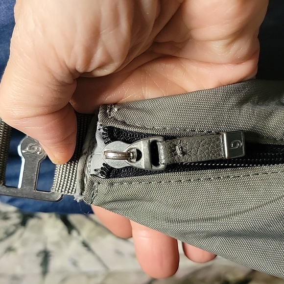 Baggallini Crossbody - Picture 12 of 12